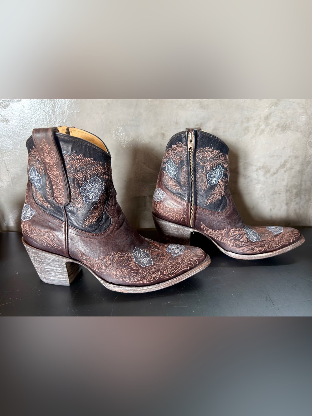 Old Gringo Laurel Booties - Like New, Size 8B